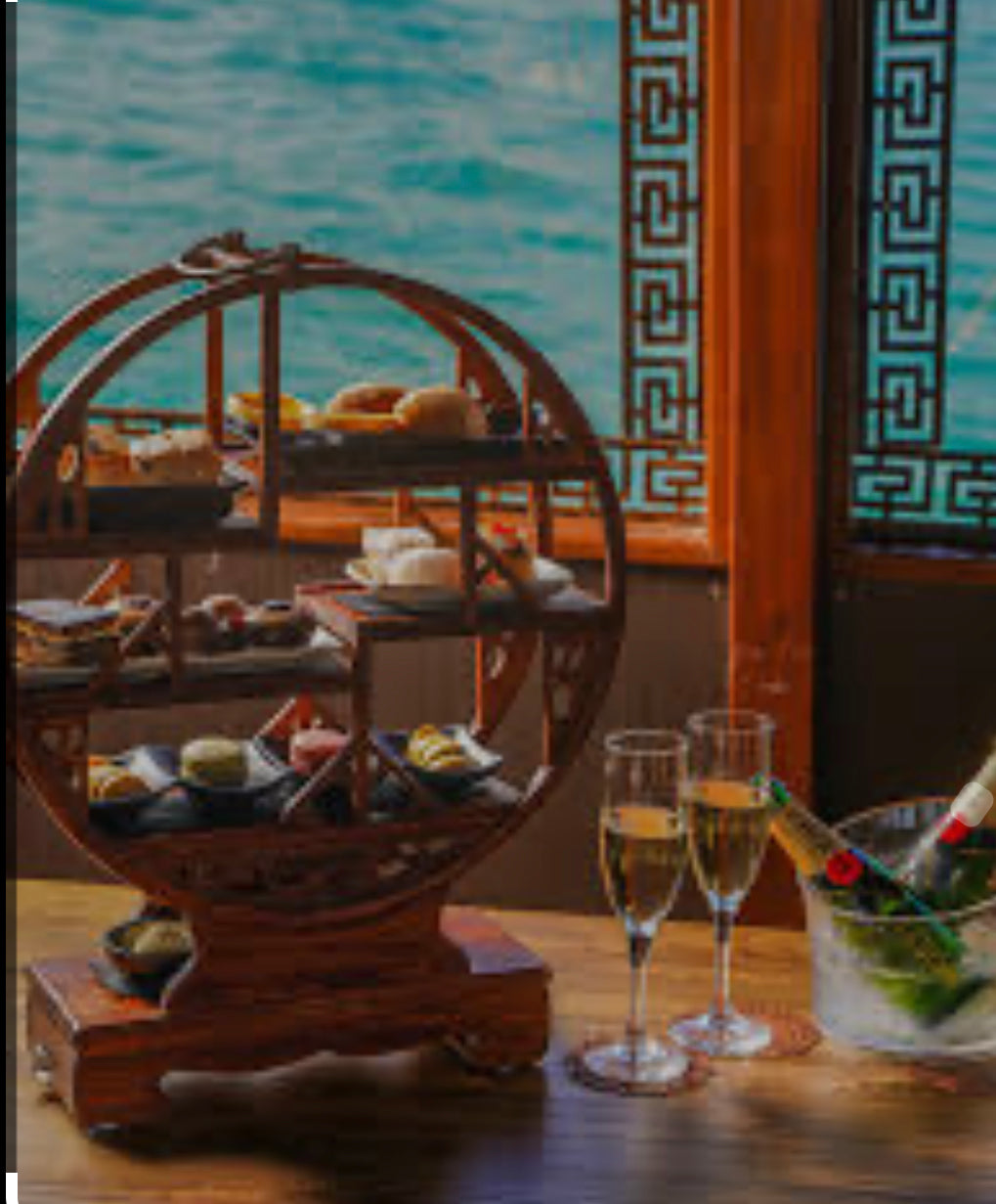 Aqua Luna: Afternoon Tea Cruise for Two on the Victoria Harbour