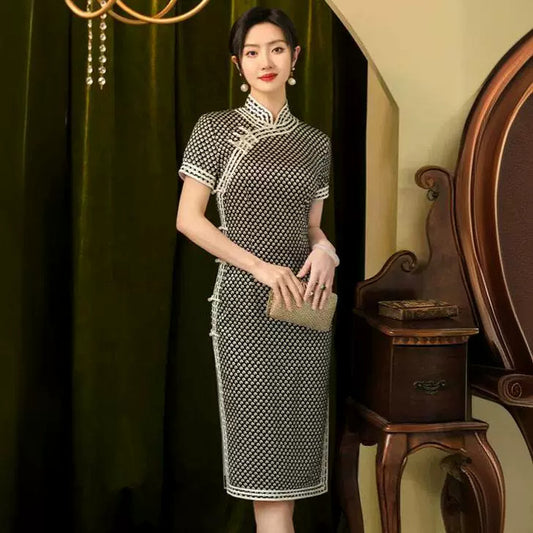 Power Mulberry Silk Cheongsam with Black Diamonds Pattern